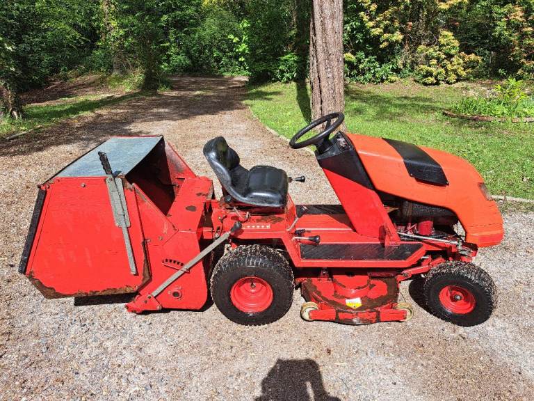 Countax Ride On Mower Garden Tractor with Leaf Sweeper