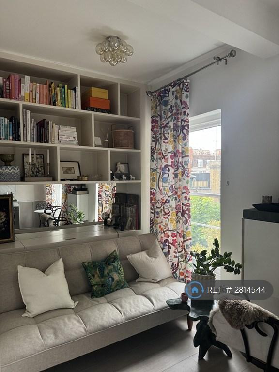 1 bedroom flat in Embankment Gardens, London, SW3 (1 bed) (#2814544)