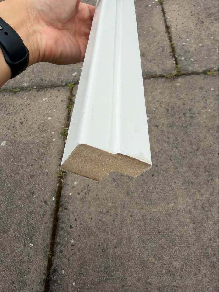 Howdens Gloss Porcelain 2.4m Continuous Square Cornice / Pelmet Kitchen Cabinet Part FKA2324