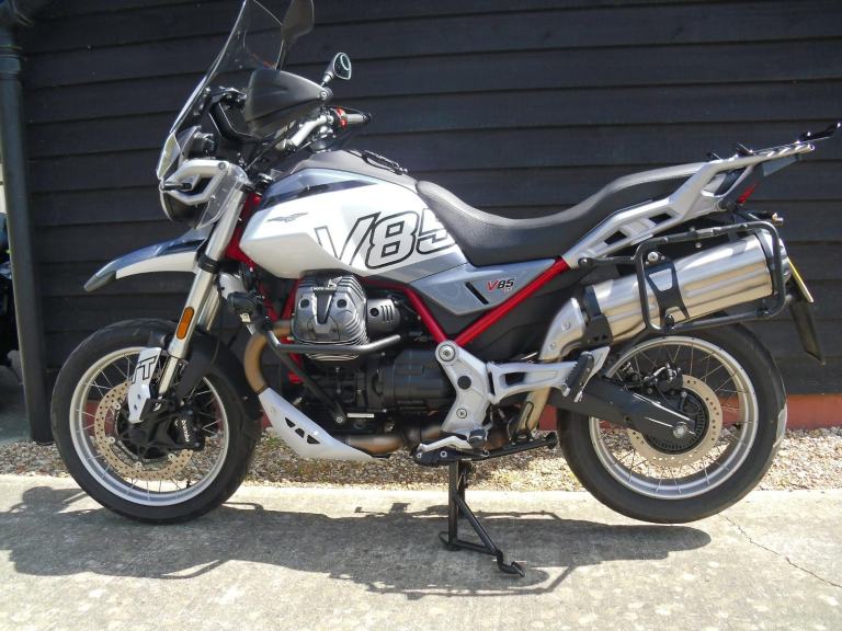 MOTO GUZZI V85TT GRIGIO TAMBORA , OUTSTANDING CONDITION,  ALI PANNIERS .
