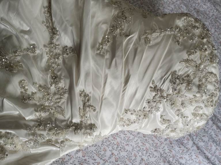 Diamantés wedding dress