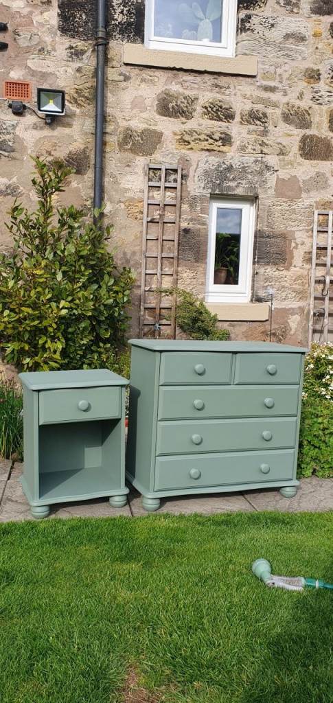 PINE WOOD CHEST DRAWERS AND BEDSIDE TABLE