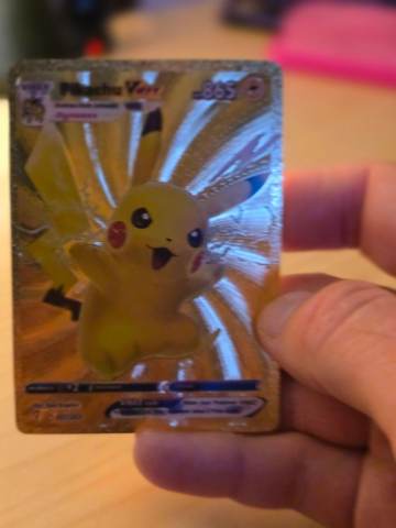 metal pikachu pokemon card [58/102 Protected in magnetic acrylic case and featuring a striking image of the captivating character Pokemon Card Pikachu Gold Metal