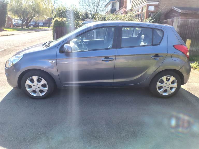HYUNDAI i20 MANUAL. 2011 1.2 PETROL. 1 OWNER