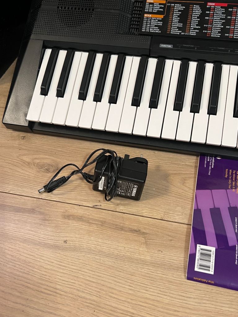 Yamaha Psr F-51 Keyboard 61 Full Size Keys Ideal for Beginner 