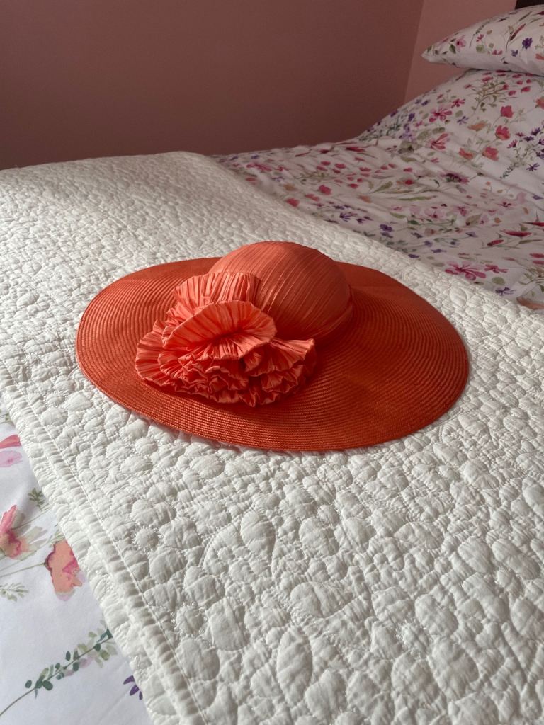 WHITELEY Orange Straw Fascinator Hat – Good Condition