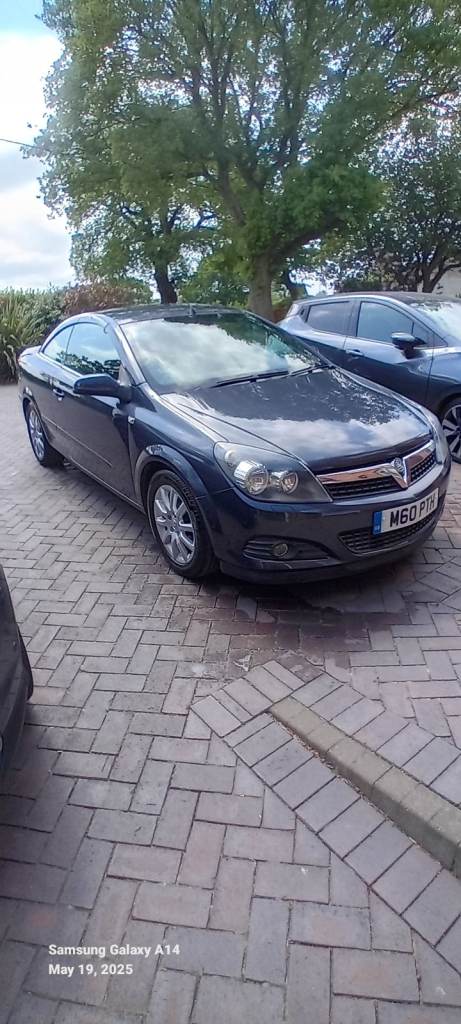 Opal/Vauxhall Twintop Convertable 2009