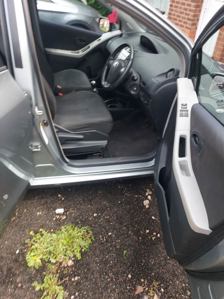 Toyota, YARIS, Hatchback, 2009, Manual, 998 (cc), 5 doors and in great condition 