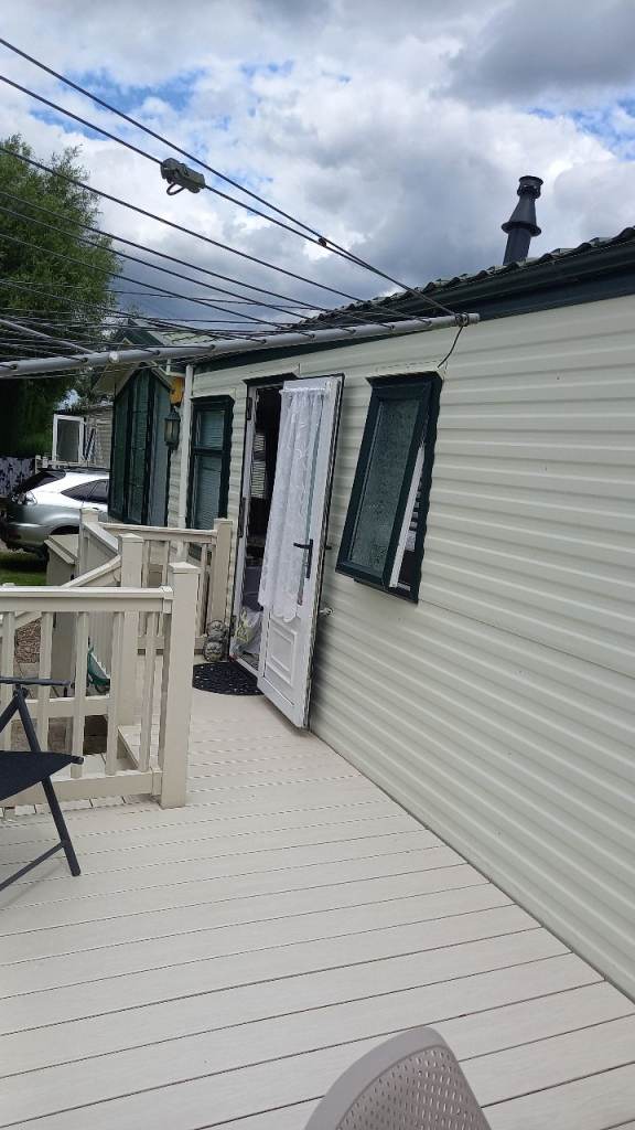 Static Willerby Lynhurst Caravan 