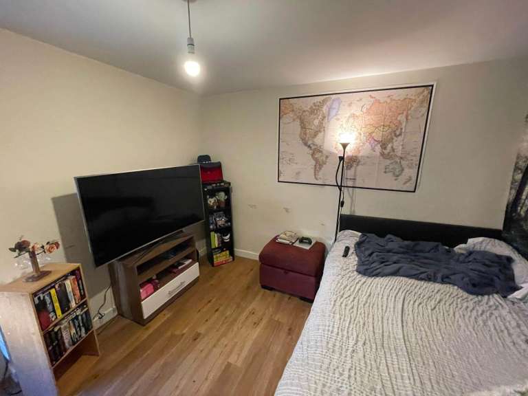 One bedroom apartment to rent in BD1 - Bills are not included 