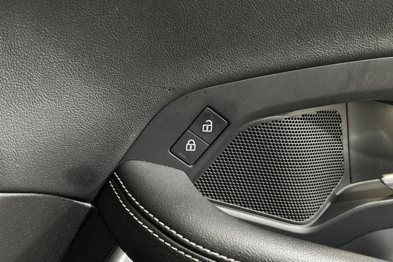 2021 21 JAGUAR E-PACE 1.5 P300E 12.17KWH R-DYNAMIC S SUV 5DR PETROL PLUG-IN HYBR