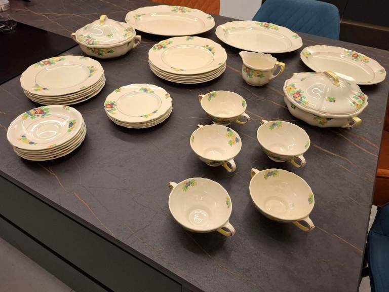 Royal Doulton Minden D5334 dinner set