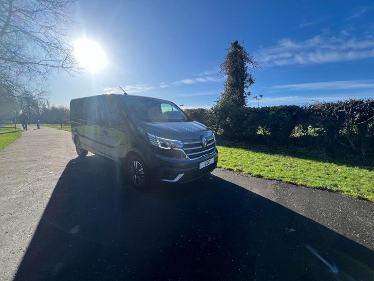 Pre Reg April 2026 Renault Trafic 2.0 dCi LL30 Blue Extra Sport (170 PS) L2H1 