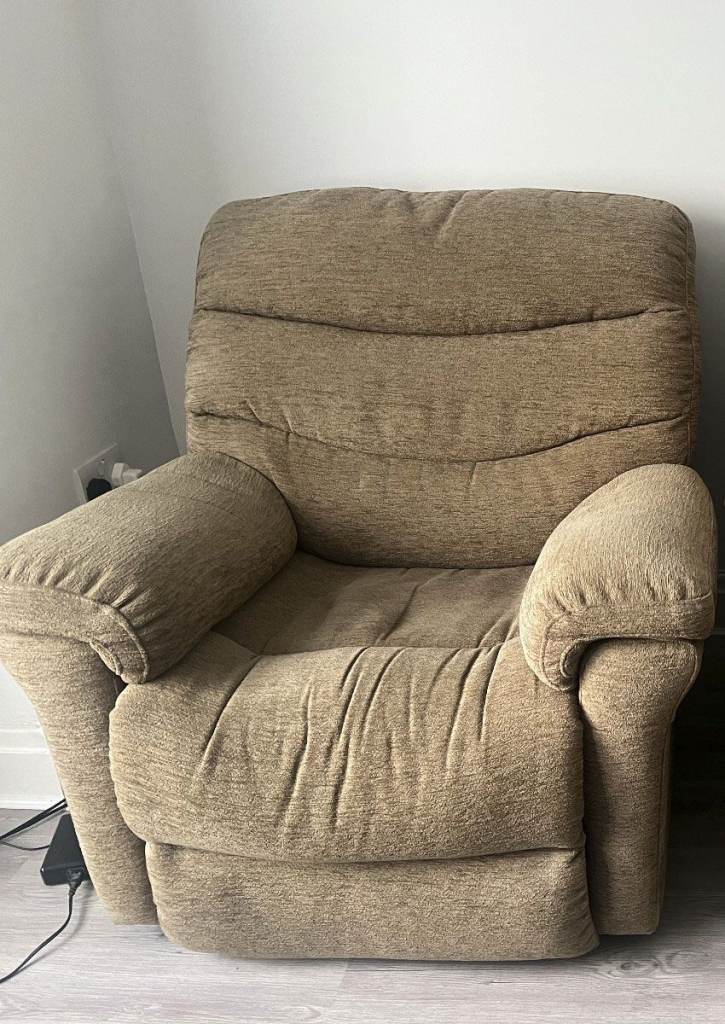 DFS Electric Recliner Chair