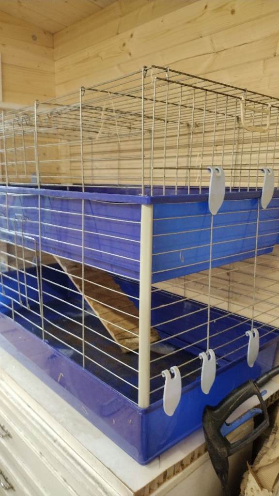 Two tiered pet cage 1200 mm long 600mm wide and 800mm High 