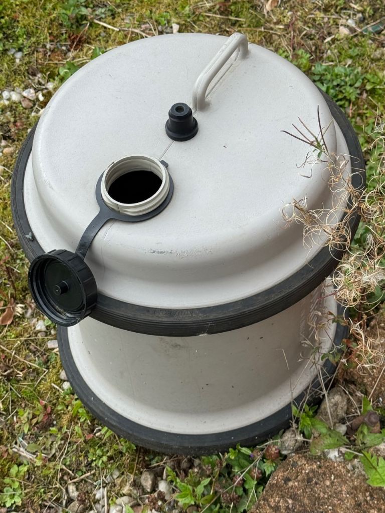Waste water tank