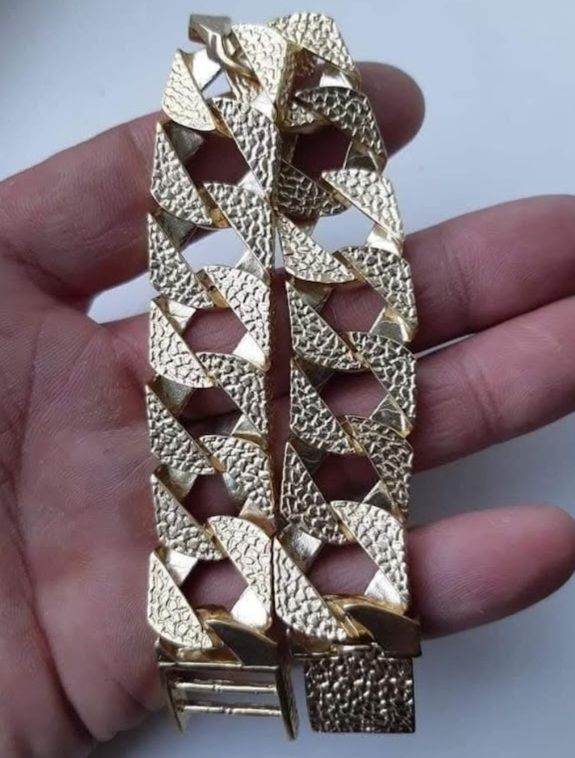 9ct gold chaps bracelet 