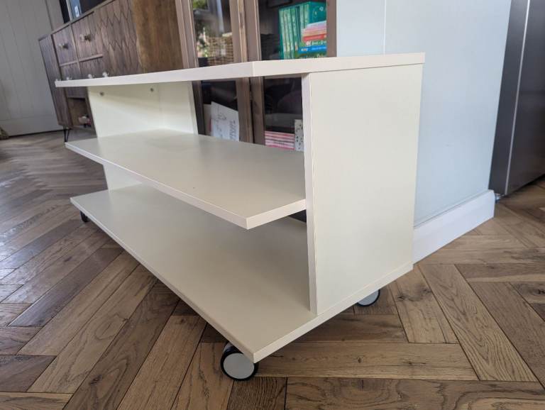 TV Bench