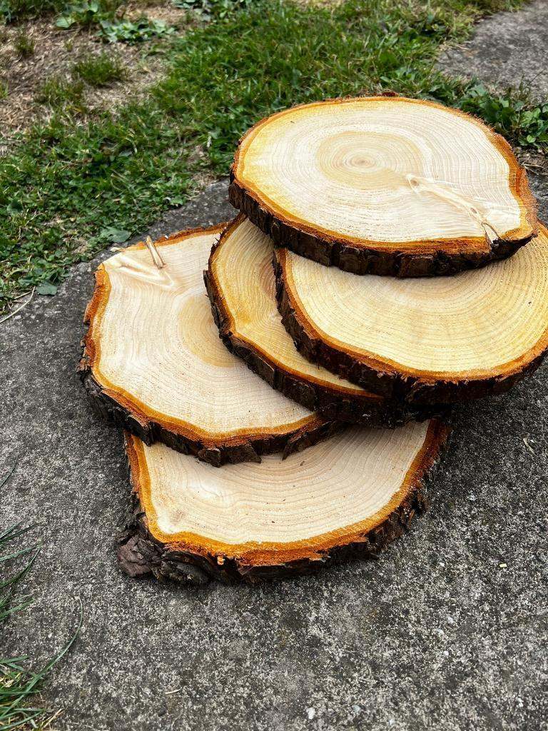 Log slices wedding decorations centre pieces rustic cake stand 