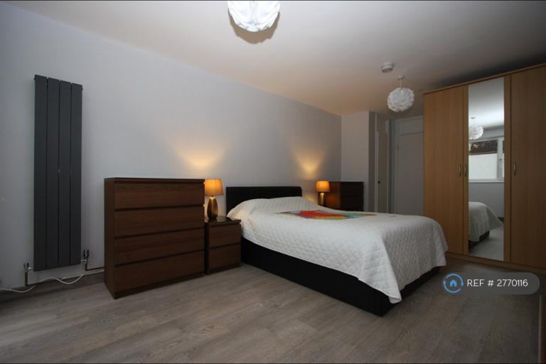 1 bedroom in Rhodeswell Road, London, E14 (#2770116)