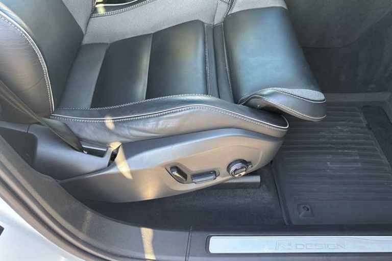 2020 Volvo XC60 2.0 T8 [390] Hybrid R DESIGN Pro 5dr AWD G tronic ESTATE PETROL/ELECTRIC Automatic