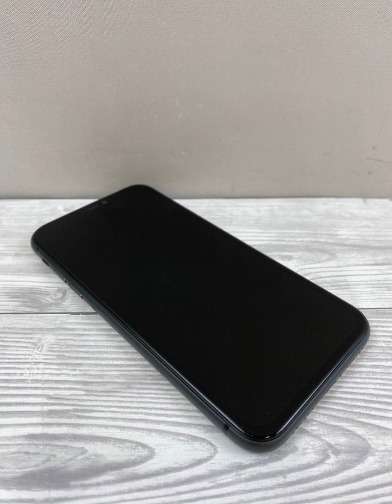 iPhone 11 64gb unlocked grade A 88%