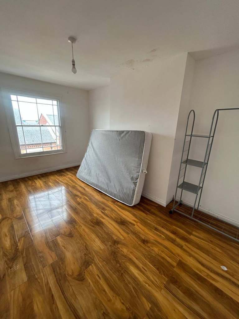 Spacious and Cosy Double Rooms for Rent in - MK12 5LJ