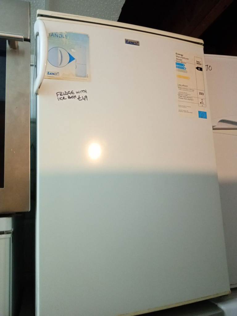 LEC UNDER COUNTER FRIDGE WITH ICE BOX