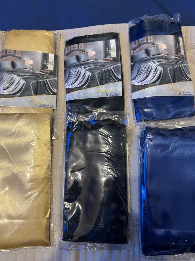 4 x pairs of silk feel pillow cases super soft 