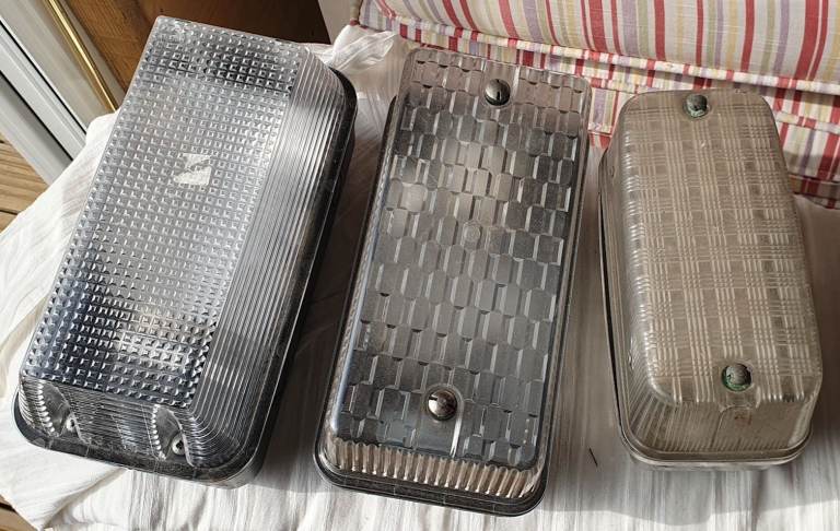 3 x Bulkhead lights