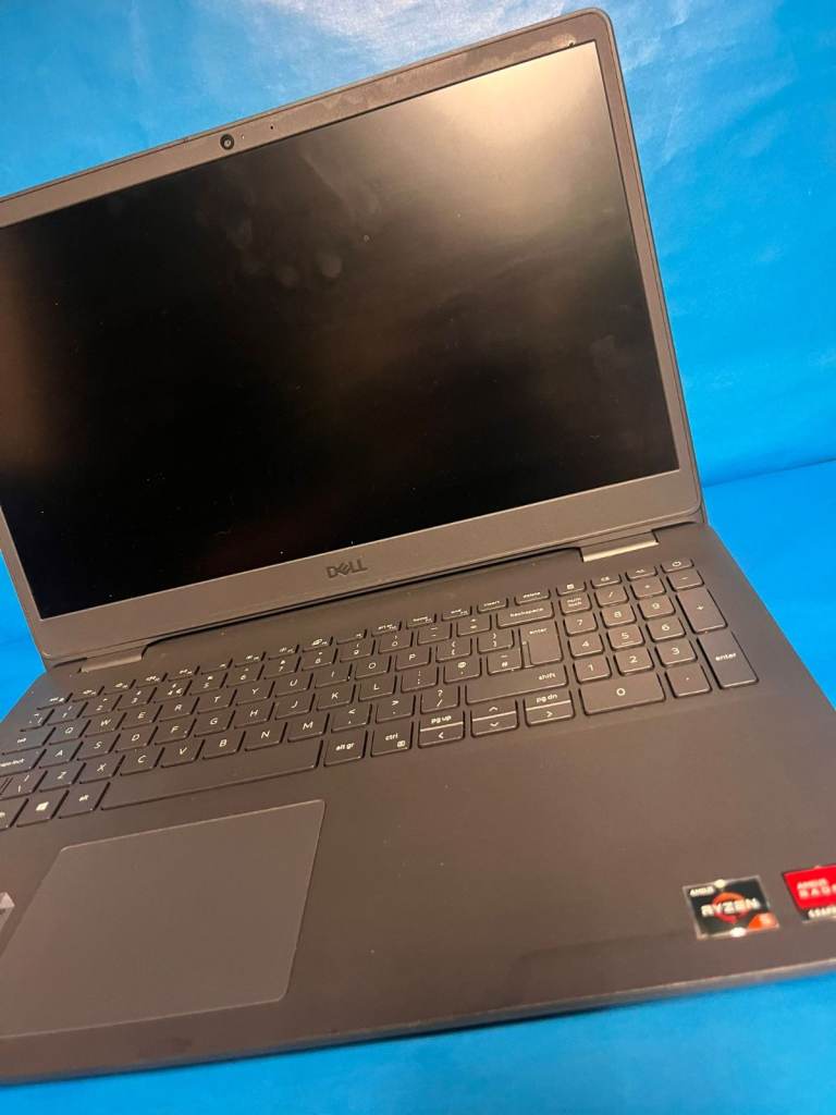 [BROKEN selling for spares and repairs] Dell inspiron laptop