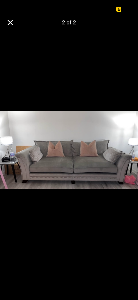 4 seater suite & cuddle chair 