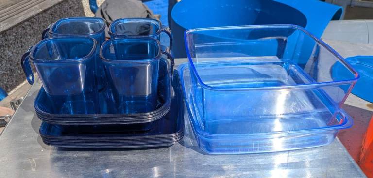 Picnic Set with Mugs & Plates flat baowls - Blue Plastic