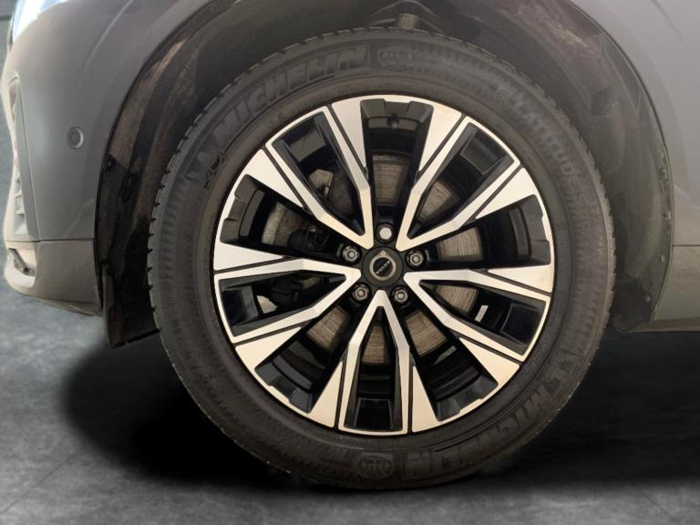 2022 Volvo XC60 2.0 B5P Plus Dark 5dr AWD Geartronic ESTATE PETROL Automatic