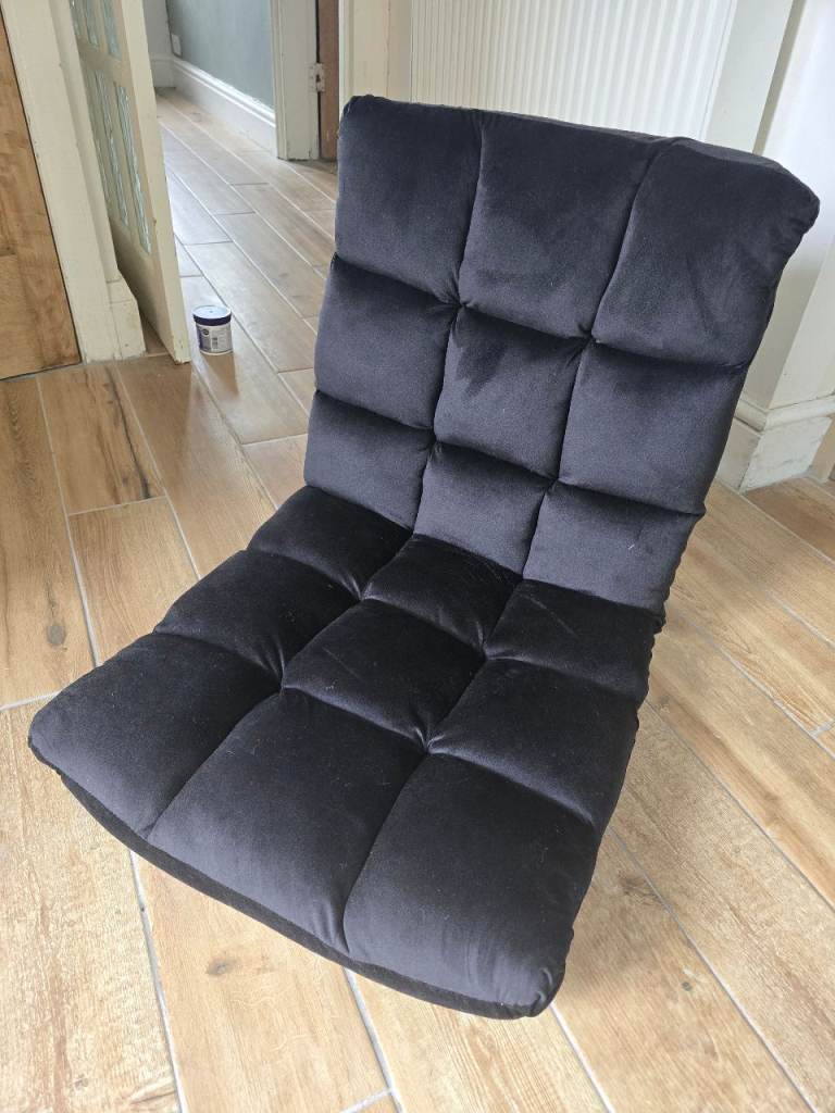 Adjustable floor Gaming chair