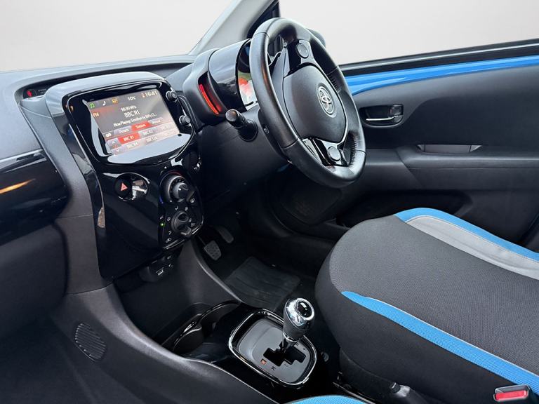 TOYOTA AYGO 1.0 VVT-i x-cite 2015