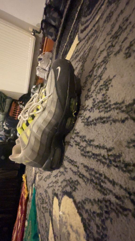 Airmax 95 OG neon size 9 men’s trainers 