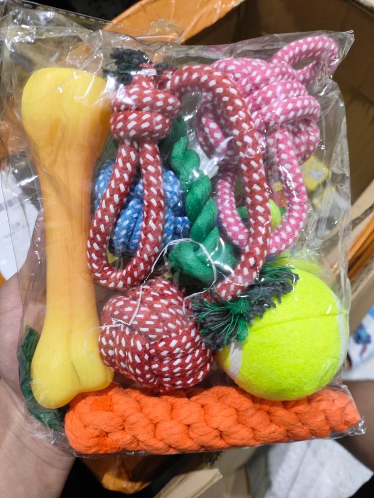 8 pieces dog toys 