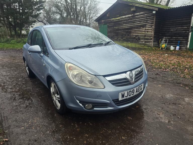 2009 Vauxhall Corsa 1.4i 16V Design 3dr HATCHBACK Petrol Manual