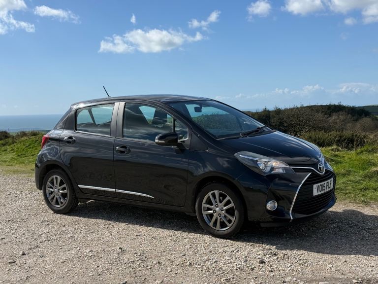 Toyota Yaris VVT-I ICON 2015 Hatchback