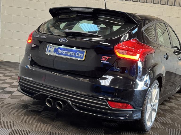 FORD FOCUS 2.0 T EcoBoost ST-2 Black Manual Petrol 2016