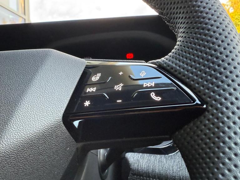 2025 Audi Q6 e-tron 83kWh S line SUV 5dr Electric Auto (252 ps) ESTATE Electric Automatic