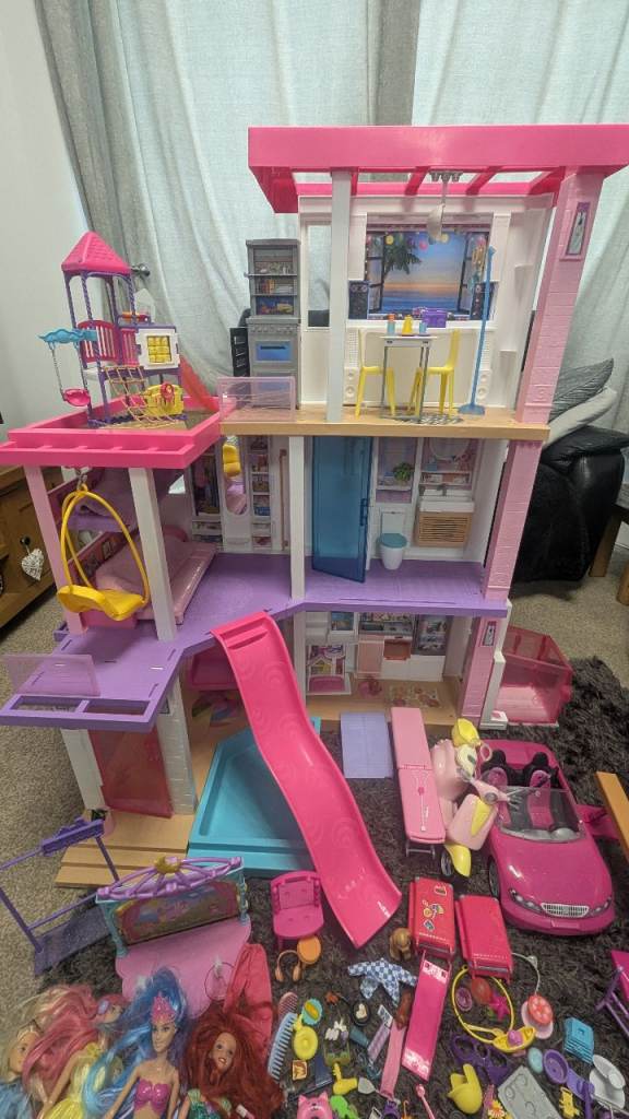 image for Barbie dream house