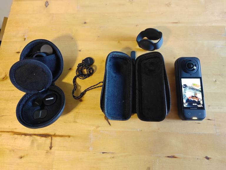 Insta360 x5 with case, cover and mic Air