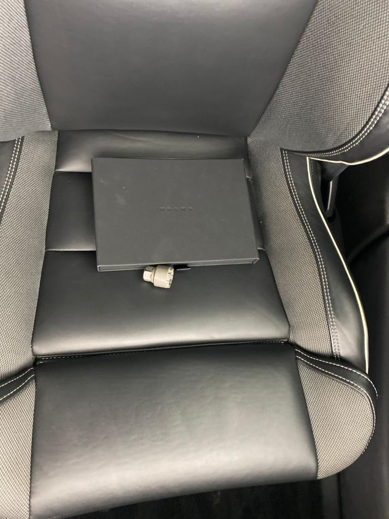 2021 Volvo XC60 2.0 T6 Recharge PHEV R DESIGN 5dr AWD Auto ESTATE PETROL/ELECTRIC Automatic