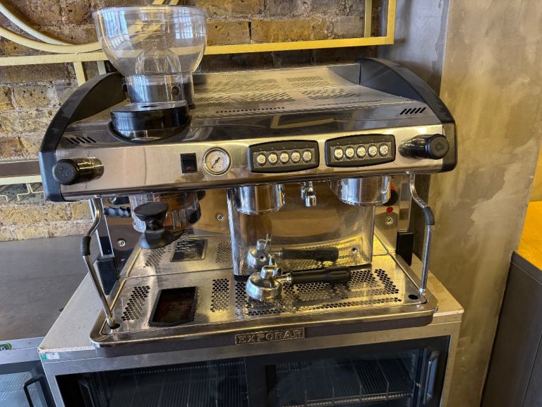 EXPOBAR Coffee shop style coffee machine with grinder