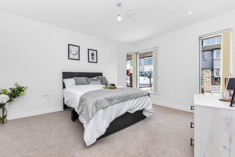 3 double rooms available in Mitchem newbuild