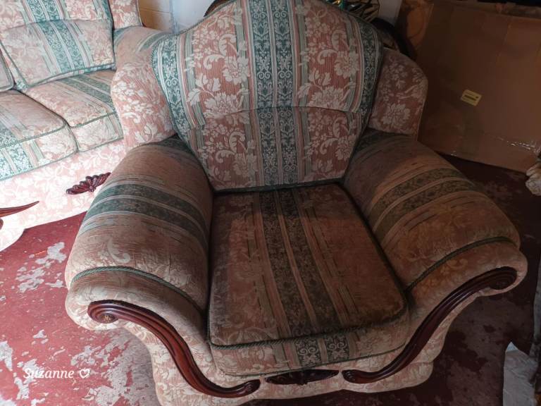 FREE Settee and arm chair