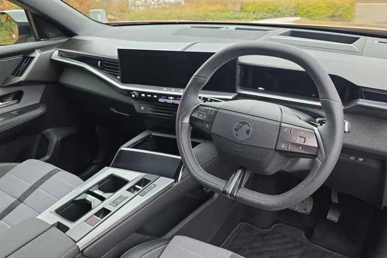 2025 Vauxhall Grandland 1.2 Hybrid [136] Ultimate 5dr e-DCT6 [Pan Roof] HATCHBACK PETROL Automatic