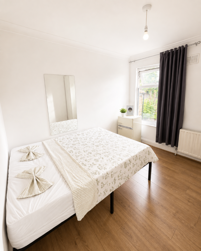 🍁 Low Deposit – Move In Today - East London E15📍